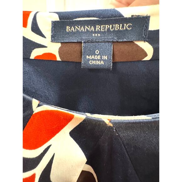 Banana Republic Dress Women’s Size 0 floral sheath silhouette with cap sleeves - Picture 3 of 4